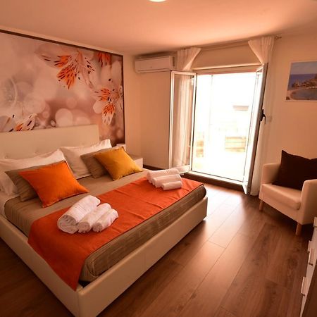 אצ'י קסטלו La Petite Maison מראה חיצוני תמונה