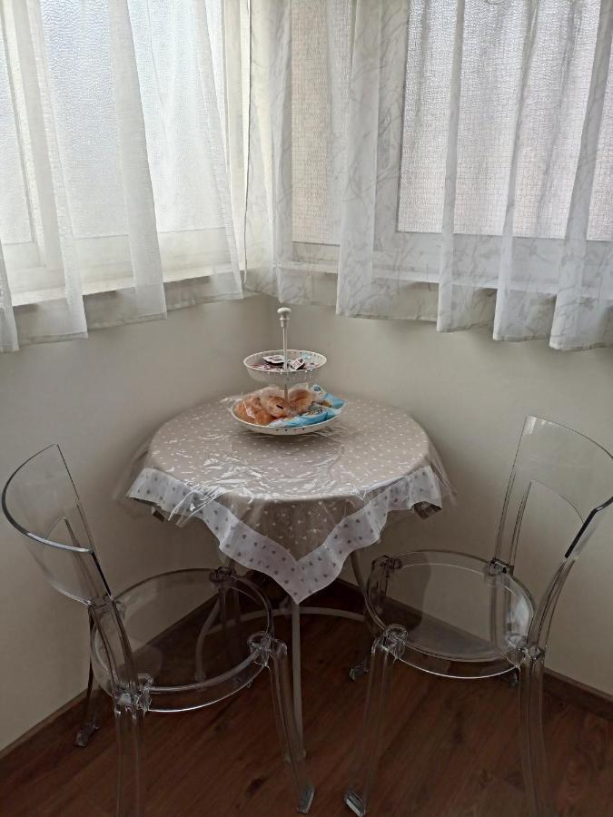 אצ'י קסטלו La Petite Maison מראה חיצוני תמונה