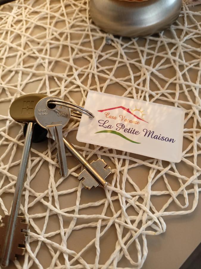 אצ'י קסטלו La Petite Maison מראה חיצוני תמונה