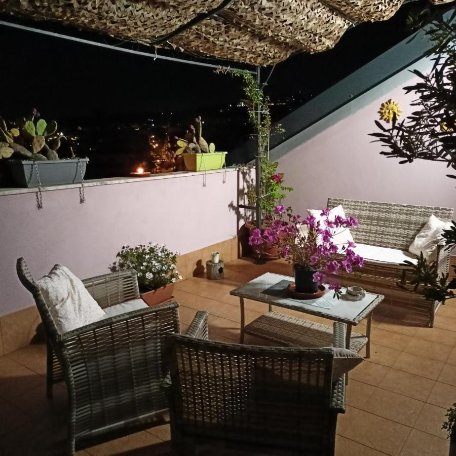 אצ'י קסטלו La Petite Maison מראה חיצוני תמונה