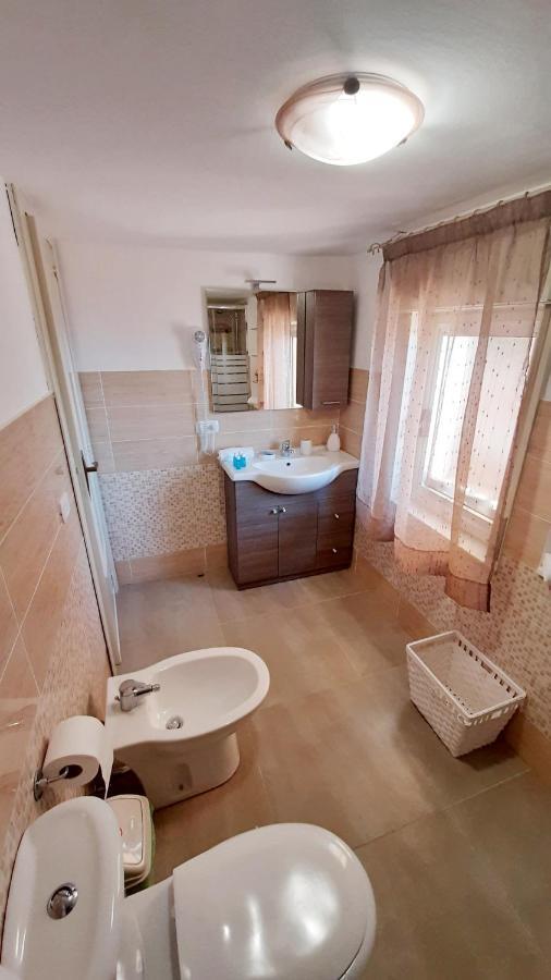אצ'י קסטלו La Petite Maison מראה חיצוני תמונה